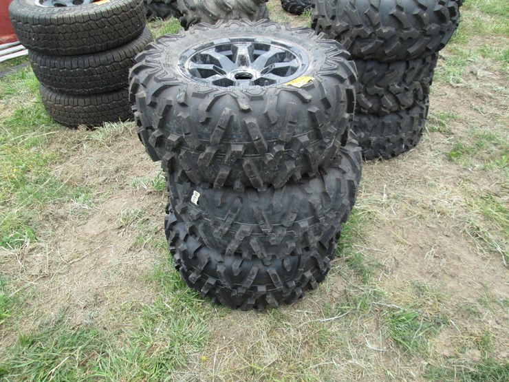 #36775-•-lot-of-(3)-maxxis-27x11r14-tires-image-1