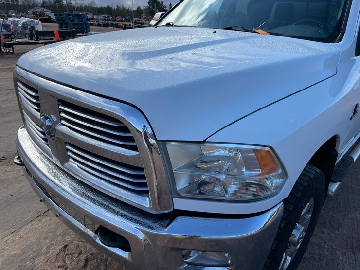 2014-dodge-ram-3500-image-10