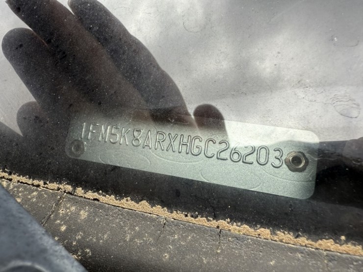 2017-ford-explorer-image-10