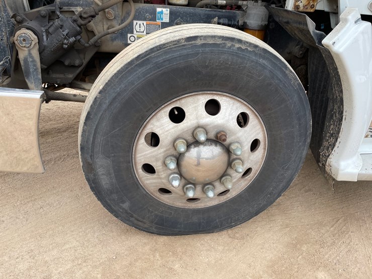 2016-kenworth-t660-image-27