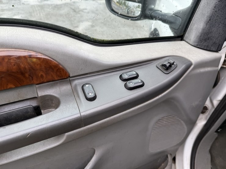 2003-ford-f250-image-32