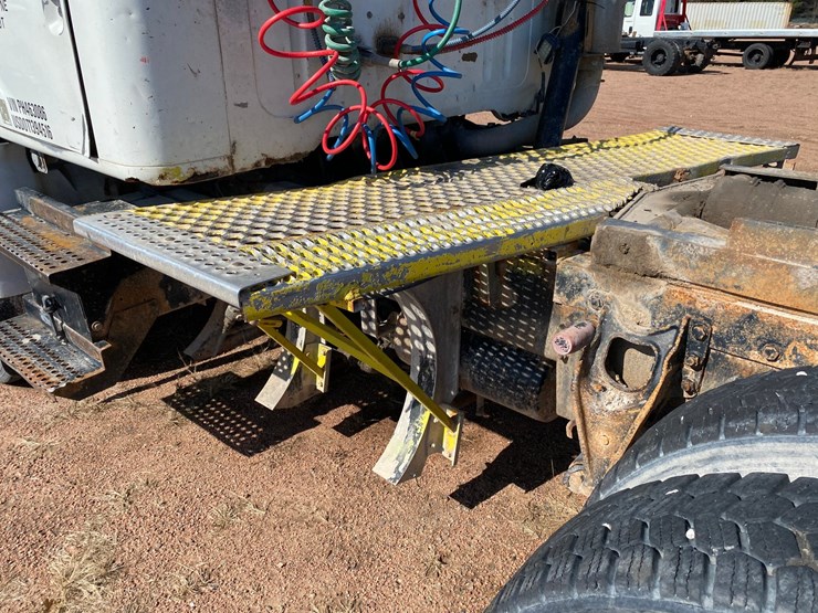 1993-international-8100-image-10