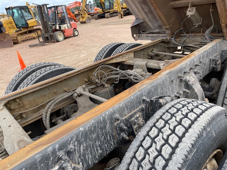 2005-caterpillar-c13-image-24