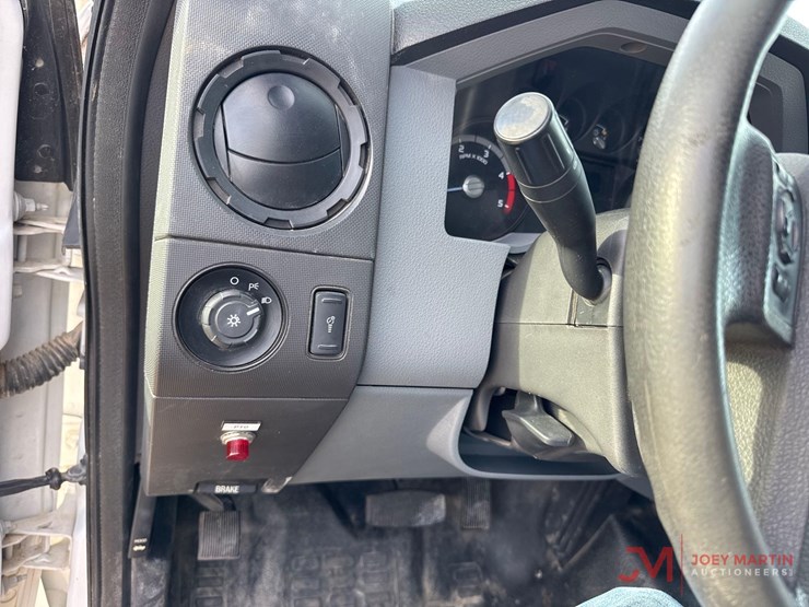 2016-ford-f550-xl-image-33