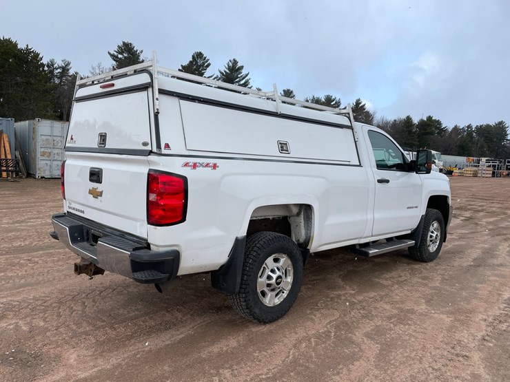 2015-chevrolet-silverado-2500-image-5