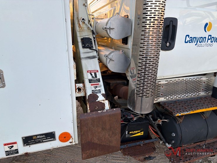 2008-international-7400-image-25