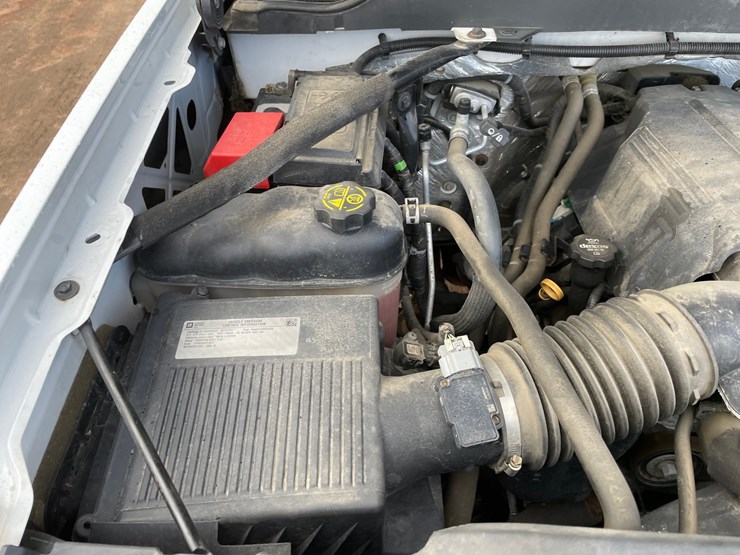 2015-chevrolet-silverado-2500-image-48