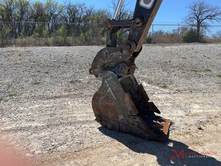 2019-john-deere-6-image-15