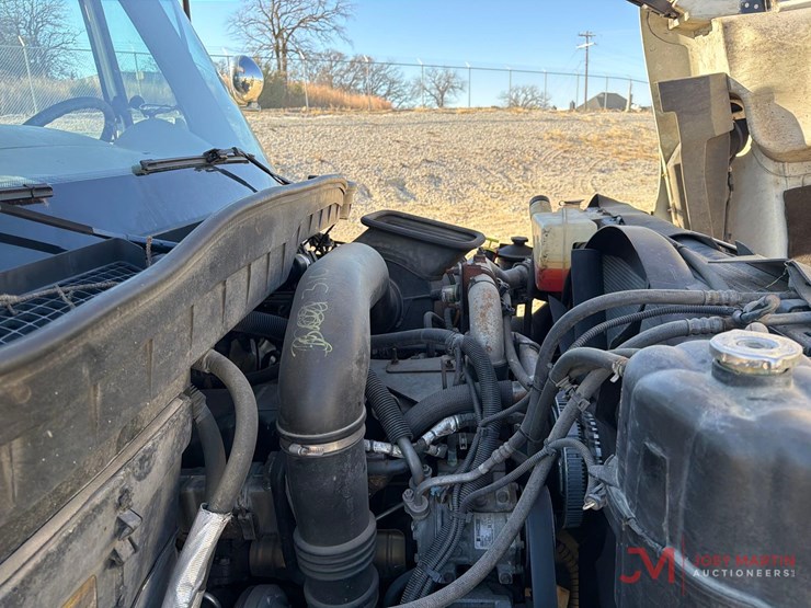 2008-international-7400-image-29