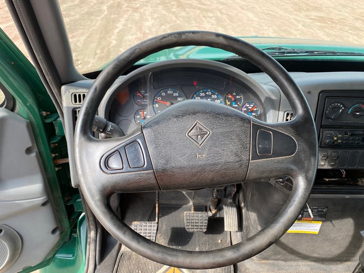 2003-international-7400-image-37