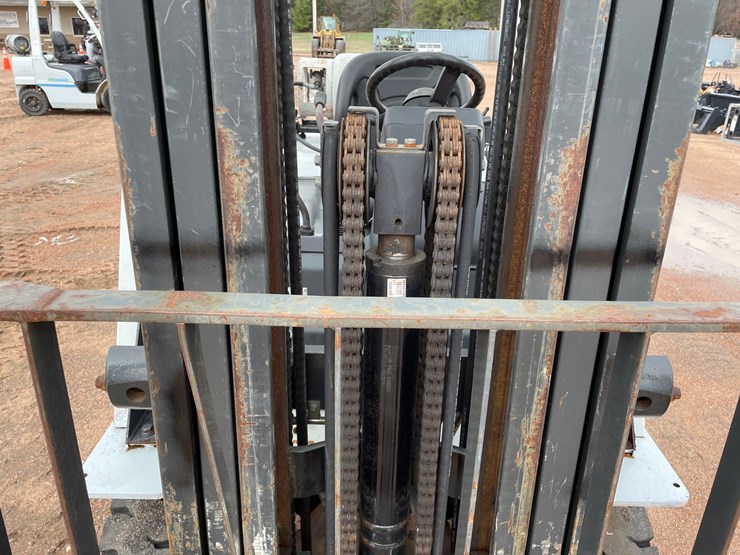 #1164-•-unicarriers-3,450-lbs-lp-forklift-image-12