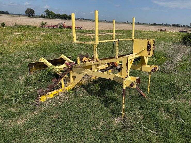 #46933-•-allen-manfacturing-levee-trencher-image-2