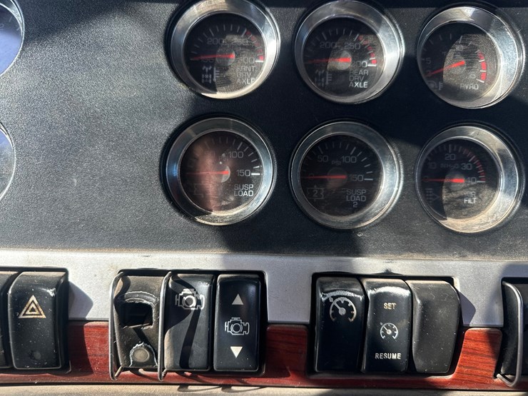 2006-kenworth-w900-image-39