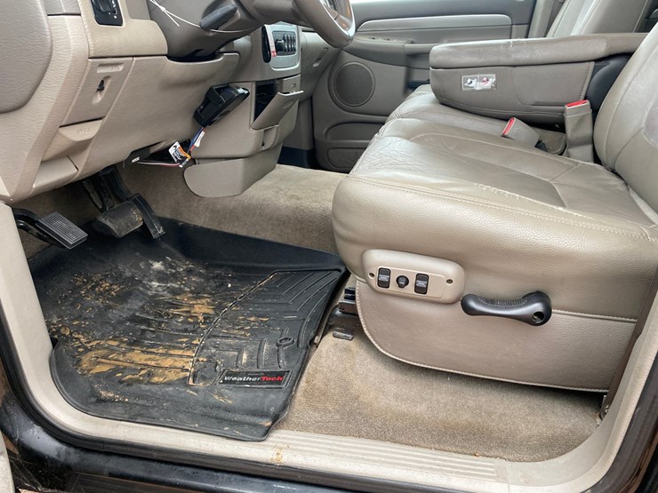 2005-dodge-2500-image-39