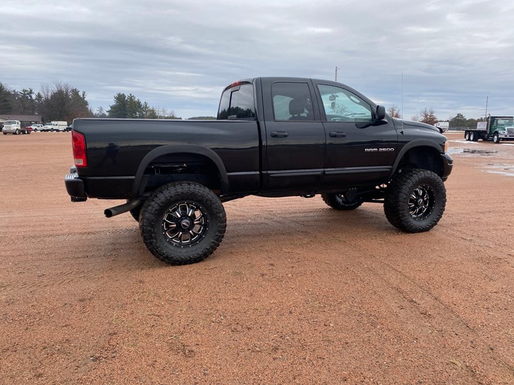 2005-dodge-2500-image-5