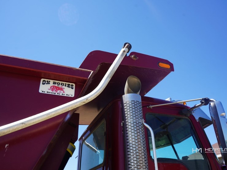 2018-mack-granite-gu713-image-60