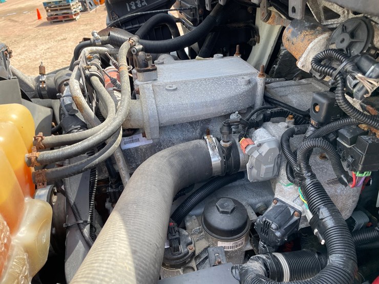 2016-international-durastar-4400-image-51