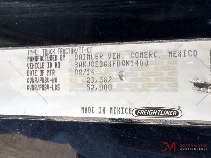 2015-freightliner-day-cab-truck-tractor-image-24