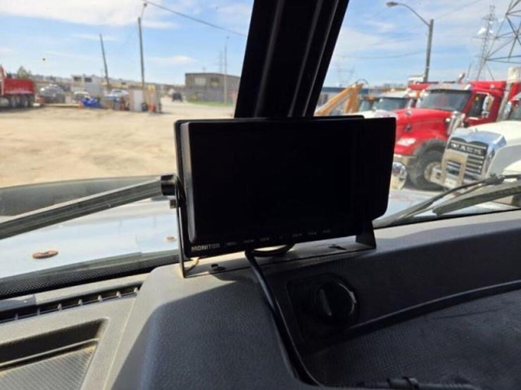 2012-caterpillar-ct660s-image-20