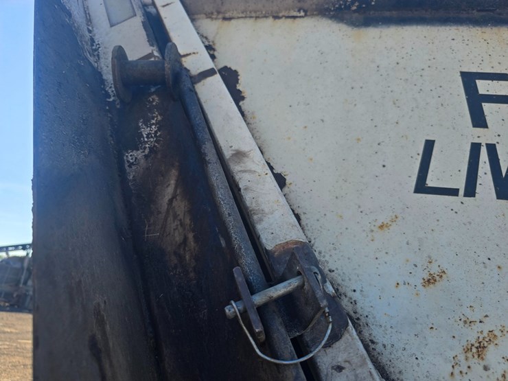 2000-red-river-live-bottom-image-61