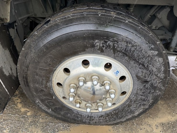 2015-kenworth-t440-image-18