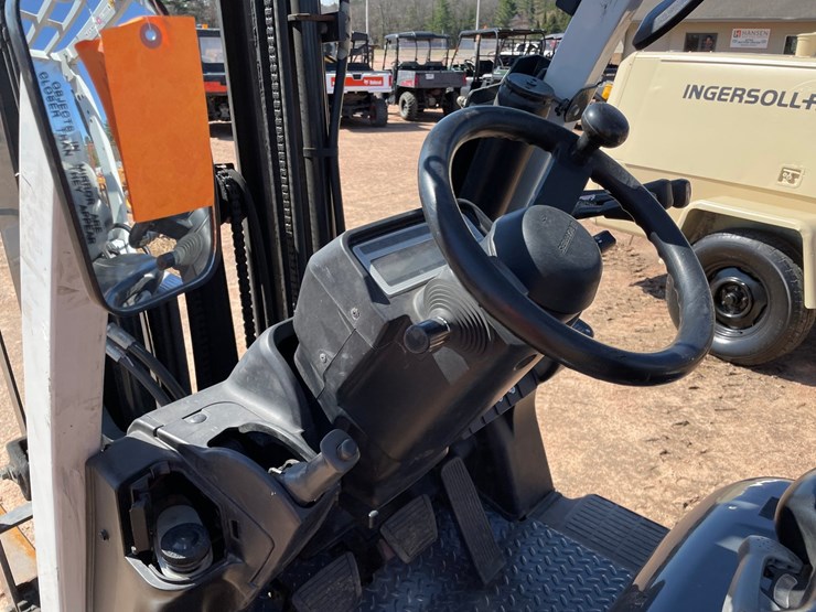 #1136-•-unicarriers-lp-forklift-image-13