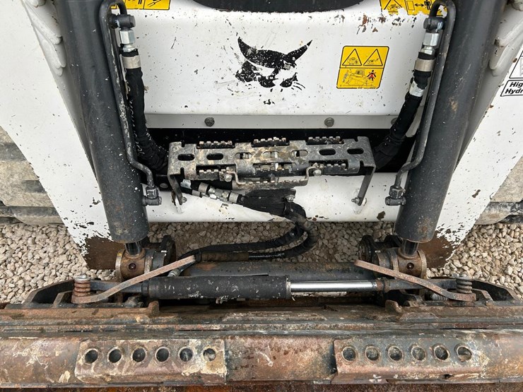 2024-bobcat-t770-image-10