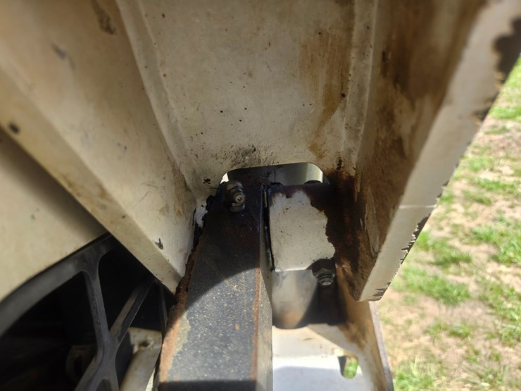 2010-bobcat-t650-image-83