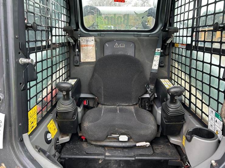 2024-bobcat-t770-image-19