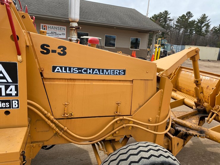 #1004-•-1982-allis-chalmers-714-series-b-industrial-plow-tractor-image-33
