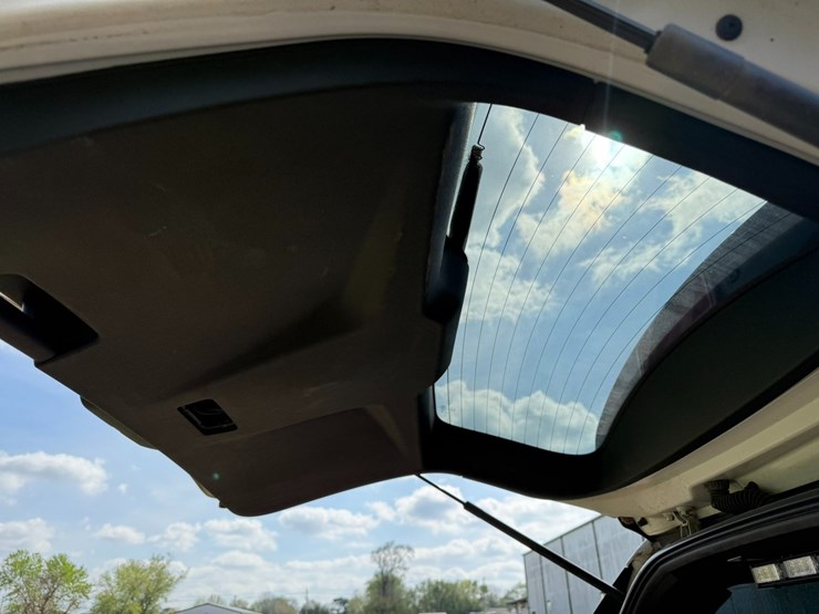 2018-ford-explorer-image-31