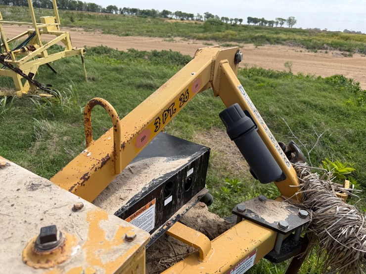 #46932-•-hurricane-26-pto-ditcher-image-24