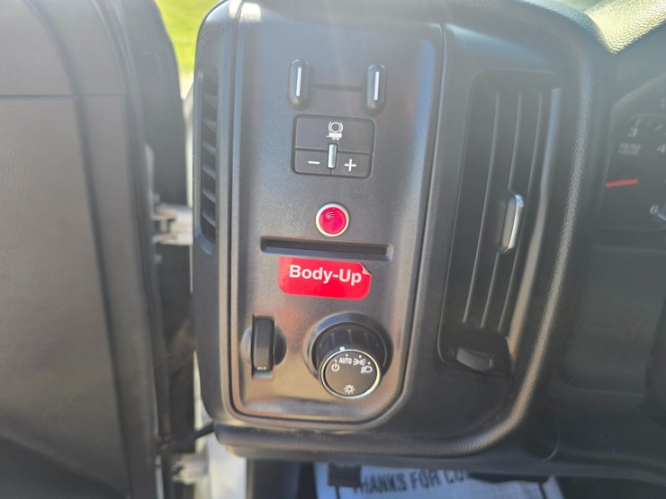 2019-chevrolet-silverado-3500-image-50