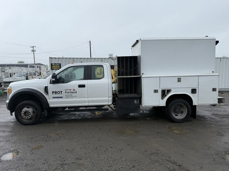 2017-ford-f550-sd-image-7