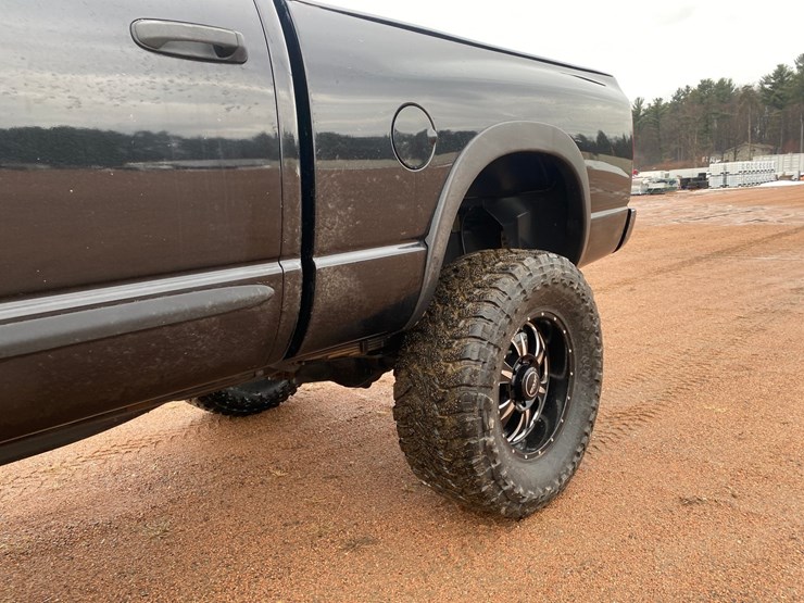 2005-dodge-2500-image-15