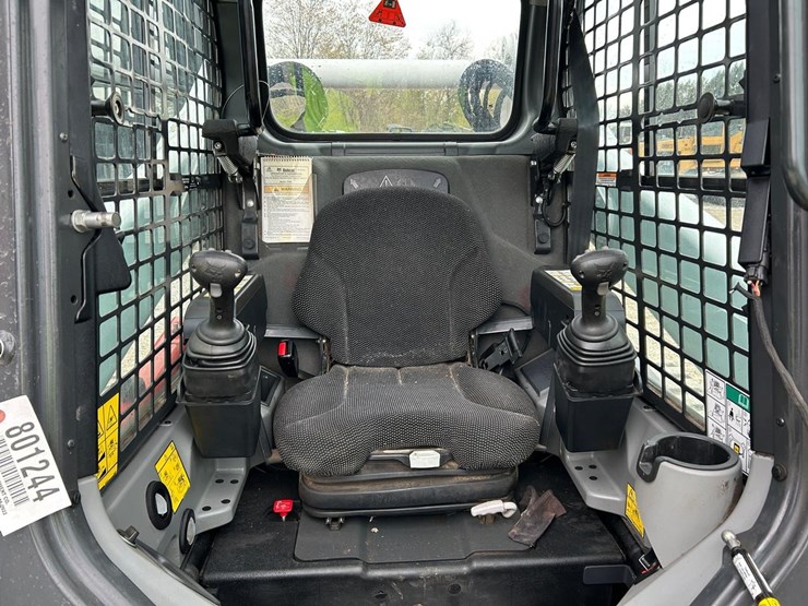 2024-bobcat-t770-image-19