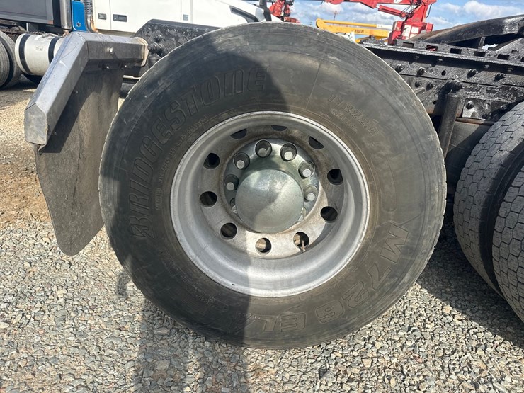 2002-mack-ch613-image-50