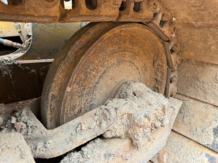 caterpillar-d4c-image-21