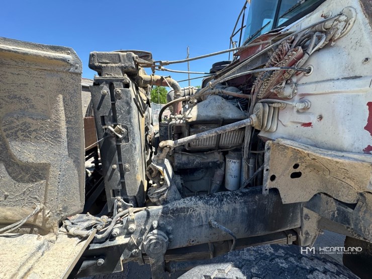 1985-mack-dm686s-image-17