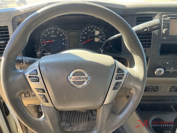 2013-nissan-nv3500hd-image-24