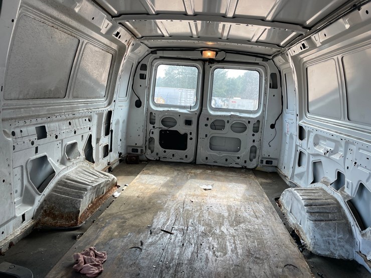 2006-ford-e350-image-19