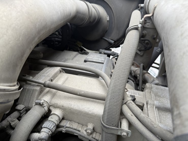 2013-international-7600-image-12