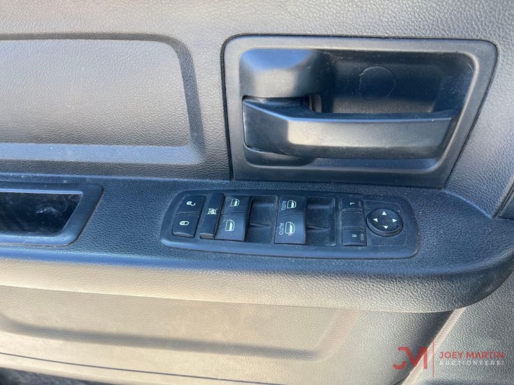 2019-ram-3500-hd-image-16