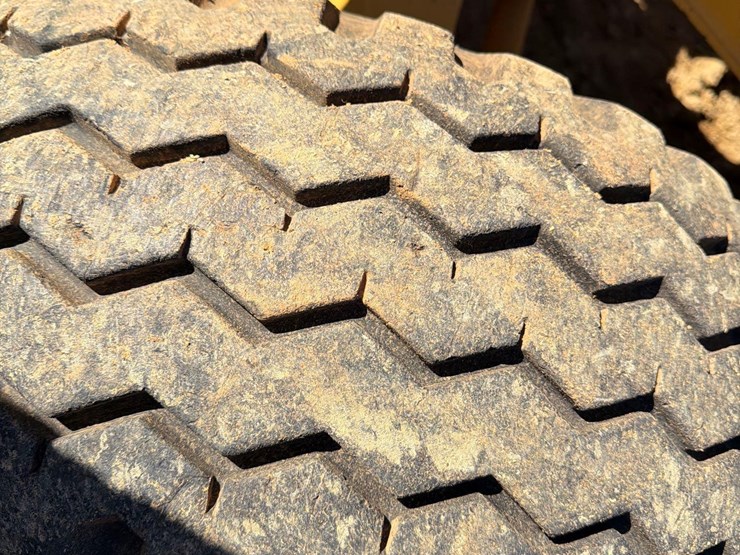 1999-deere-410e-image-9