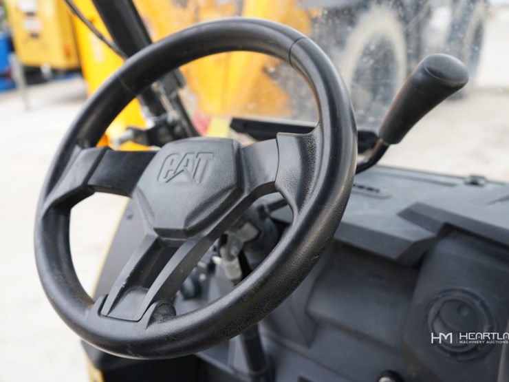 2019-caterpillar-cuv85-utv-image-16