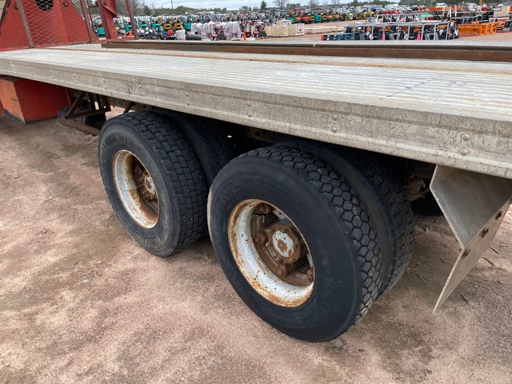 1990-mack-dm690s-image-13