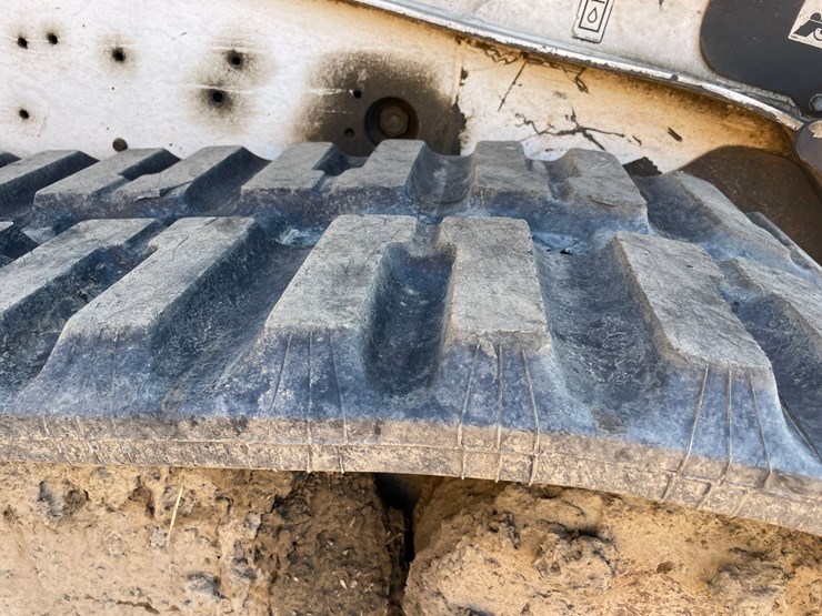 2005-bobcat-t300-image-22