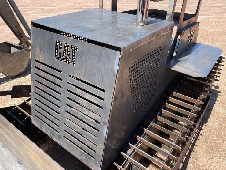 caterpillar-60-image-11