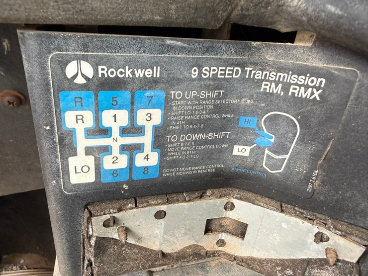 1998-freightliner-108sd-plus-image-60