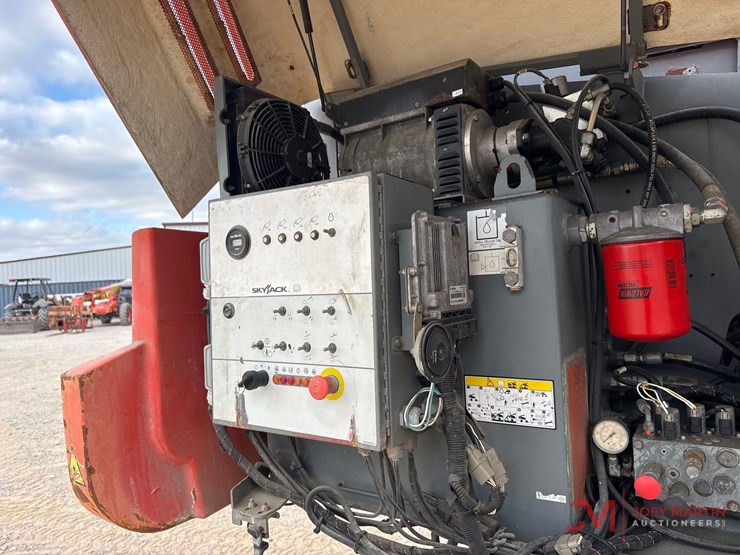 2018-skyjack-sj66t-image-7